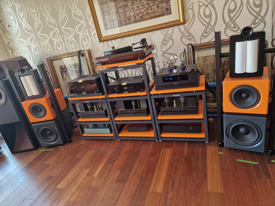 Zdjęcia z posta użytkownika LampizatOr DACs tube rollers group