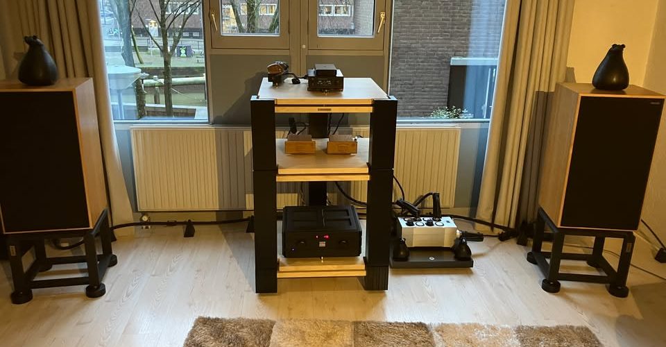 A photo and comment sent by a customer of Rogoz Audio distributor in Benelux…
